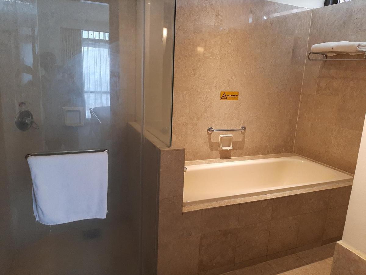 Family Apartment At Times Square クアラルンプール エクステリア 写真